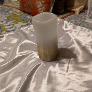 Elegant White and Gold Candle